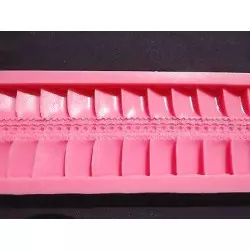 Mould in Silicone with pleats and lace