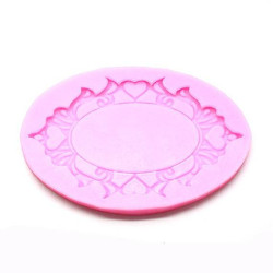 Mould in silicone plate frame with hearts