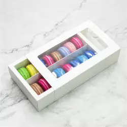 Boxes of 16 macaroons in white cardboard with window x5